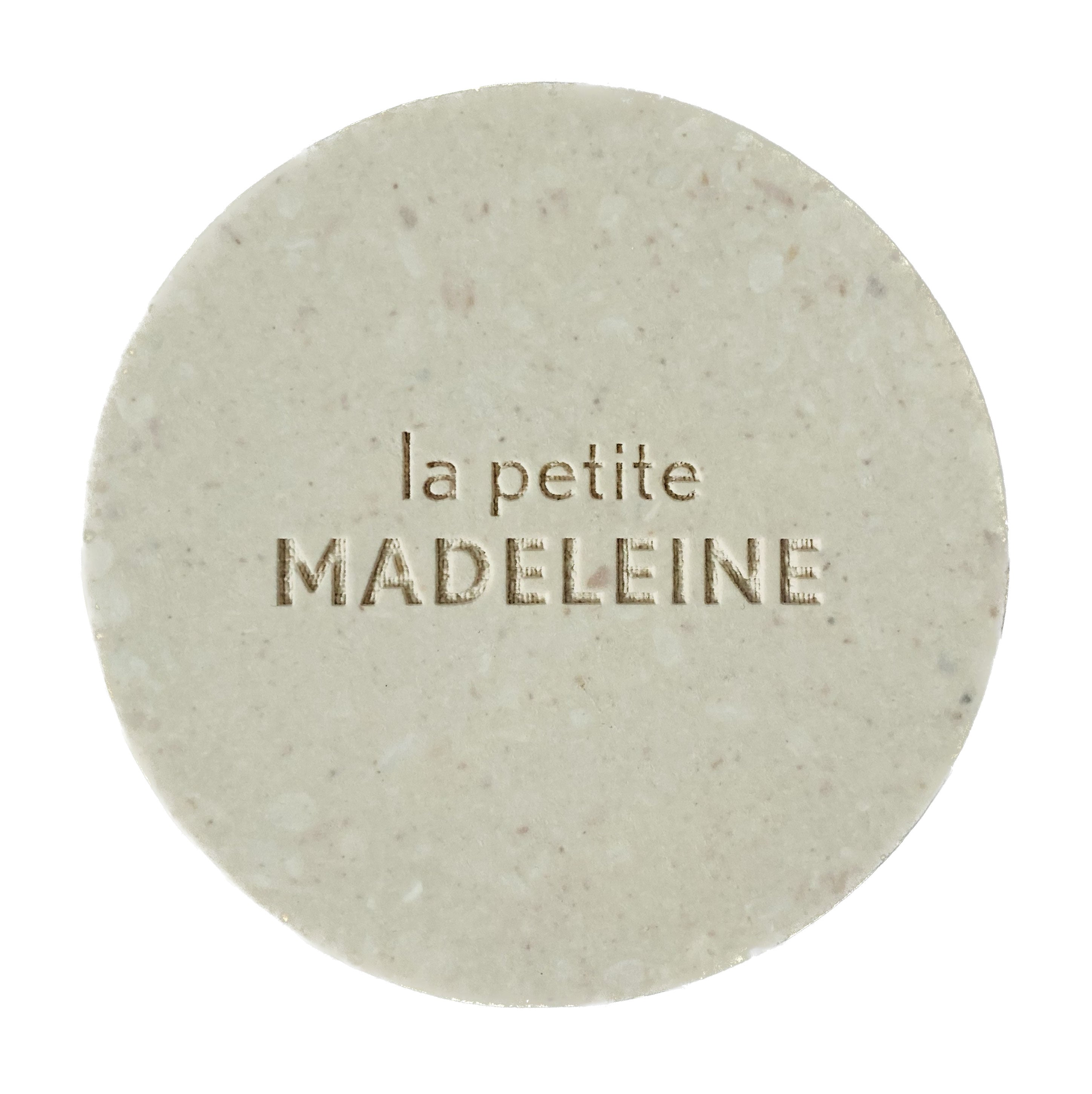 La Petite Madeleine shell candle cover