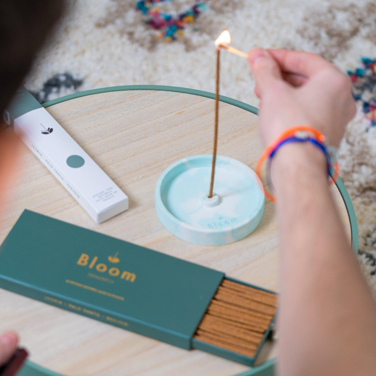 Porte encens Bloom fait main par des artisans français couleur vert